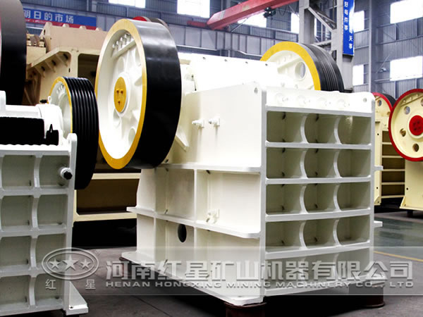 鉀長石顎式破碎機(jī)