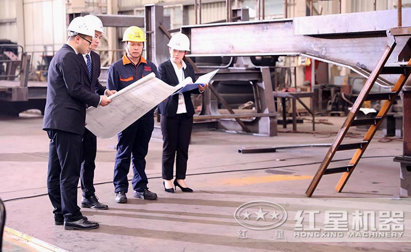 技術(shù)人員為用戶配置設(shè)備、品質(zhì)保障