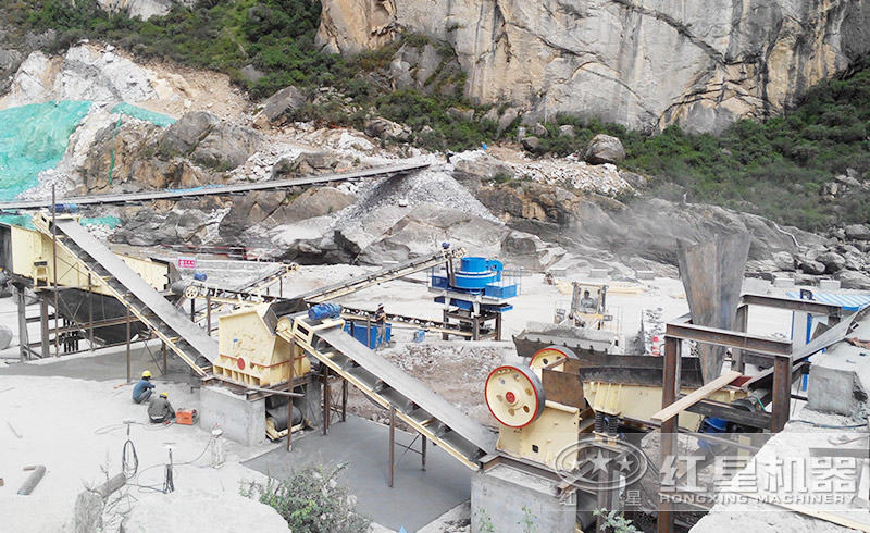 采石場粉碎石頭都有哪些設(shè)備？加工石子用什么破碎機