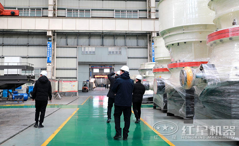 客戶(hù)參觀考察石頭碎沙機(jī)器