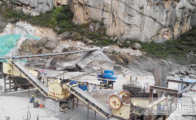 時產300噸的石料破碎生產線現(xiàn)場