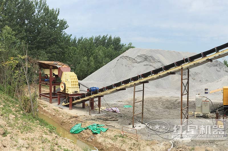 錘片式粉碎機(jī)作業(yè)現(xiàn)場(chǎng)