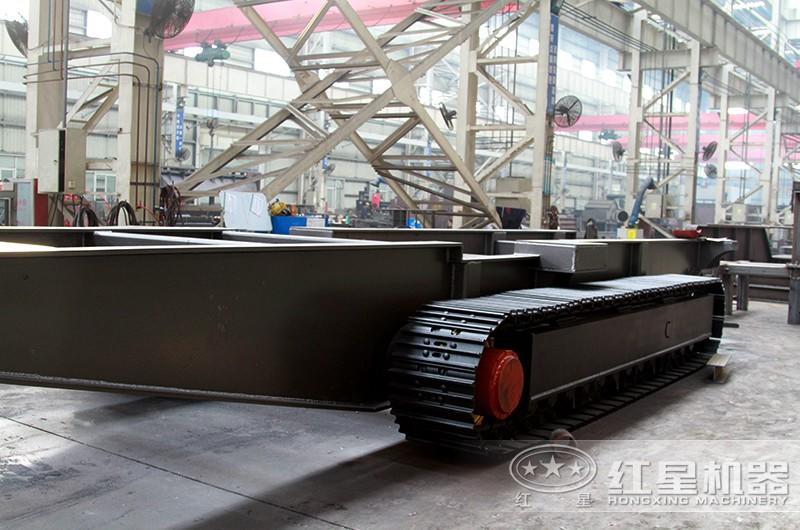 大型碎石磨砂機的船型鋼架結(jié)構(gòu)